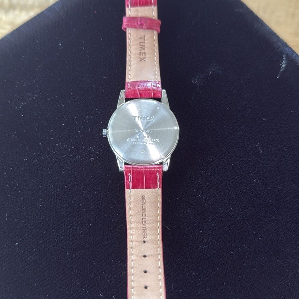 Timex Croc embossed Red Leather Strap Watch GUC - Picture 7 of 14